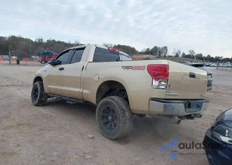 2010 Toyota Tundra Grade 5.7L V8 z USA, uszkodzony, nr VIN 5TFUY5F1XAX117844